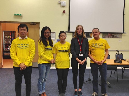 Image for article Londra: La Falun Dafa viene presentata alle attività interreligiose del Campus 