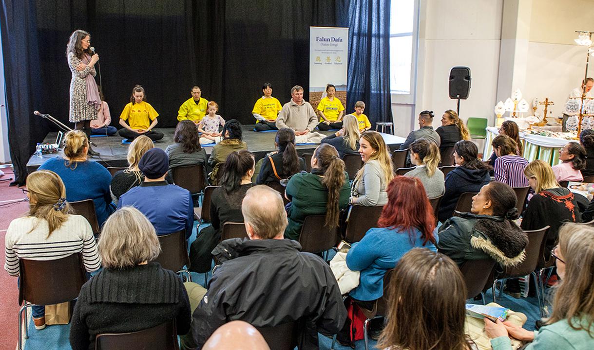 Image for article Svezia: La Falun Dafa riceve un’accoglienza calorosa all’Harmoni Expo
