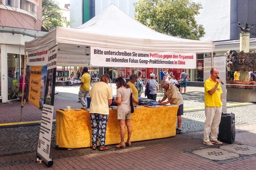 Image for article Germania, Worms: Aumentare la consapevolezza sulla persecuzione del Falun Gong in Cina