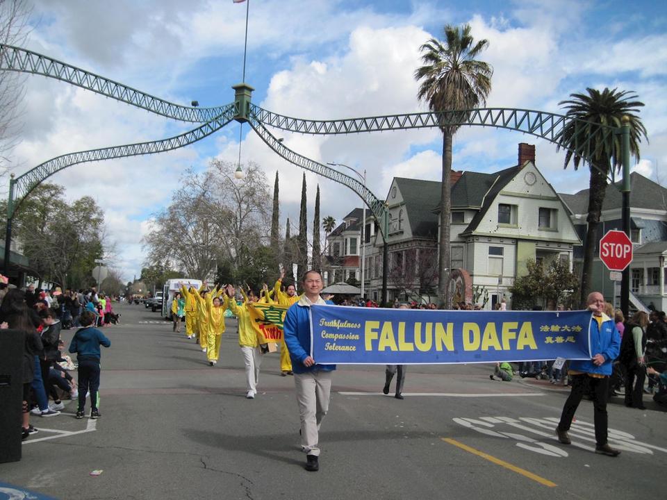 Image for article California, Marysville: Il festival tradizionale della Gold Rush Town dà il benvenuto alla Falun Dafa
