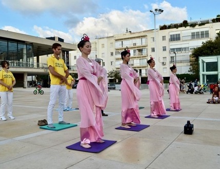 Image for article ​Israele, Tel Aviv: dimostrazione degli esercizi del Falun Gong