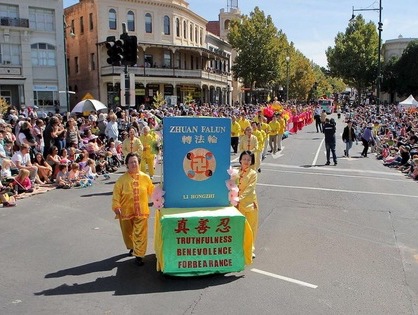 Image for article Australia: I praticanti della Falun Dafa testimoniano i benefici scaturiti della lettura dello 