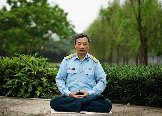 Image for article Vietnam: Istruttore di arti marziali dell'Aeronautica racconta di essere stato salvato dal Falun Gong e di aver resistito alla pressione delle autorità per farlo smettere di praticare