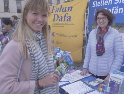 Image for article Amburgo, Germania: Sensibilizzazione e sostegno al Falun Gong