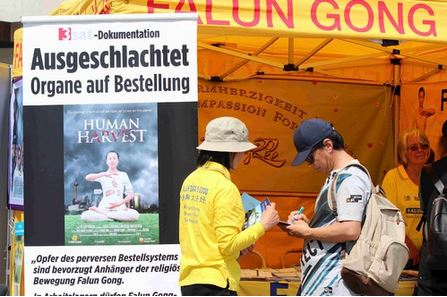Image for article Svizzera: supporto vocale dei residenti di Lucerna per la Falun Dafa