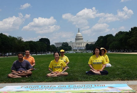 Image for article Washington DC: Nel Giorno dell'Indipendenza, i praticanti della Falun Dafa sensibilizzano sulla persecuzione in Cina 