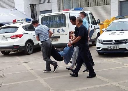 Image for article Wuhan: Quattro praticanti del Falun Gong ancora detenuti nel centro per il lavaggio del cervello di Etouwan 
