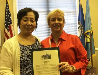 Image for article Virginia: Le città di Herndon e di Stafford emettono proclami per la Giornata della Falun Dafa 