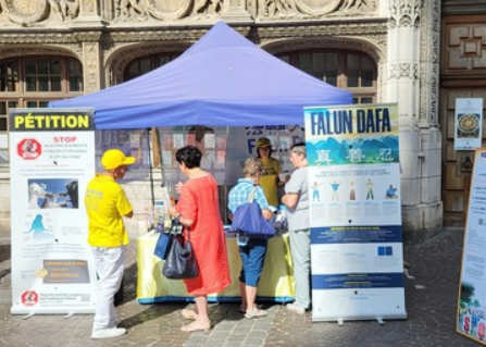 Image for article Francia: Attività tenute in due città per sensibilizzare sulla persecuzione della Falun Dafa