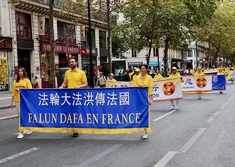 Image for article Le persone a Parigi riconoscono che la Falun Dafa è di beneficio per il mondo