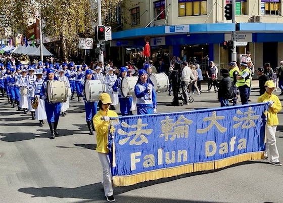 Image for article Sydney, Australia: Presentazione del Falun Gong alla fiera di Willoughby Street