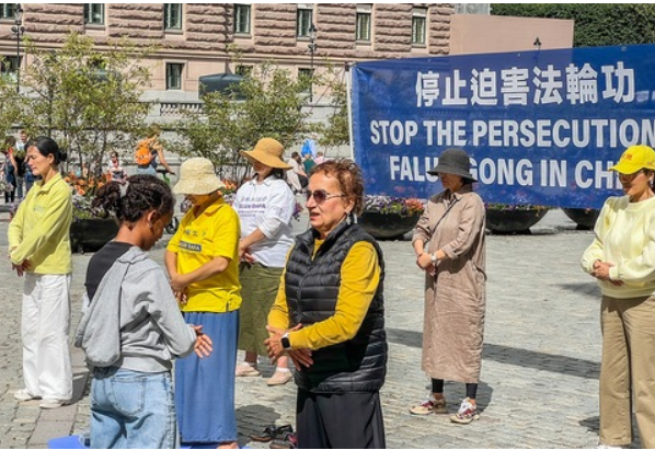 Image for article Svezia: Le persone imparano a conoscere la Falun Dafa al festival culturale Kulturkalaset