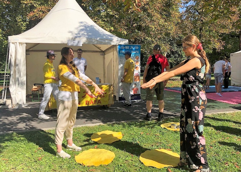 Image for article Austria: Introdurre la Falun Dafa ai partecipanti della Giornata dello sport