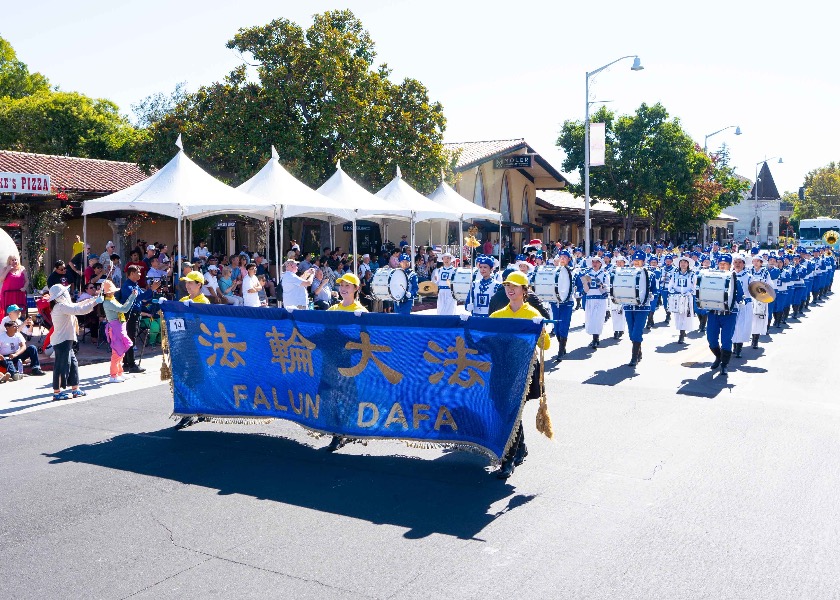 Image for article California, U.S.A.: La Falun Dafa ha un grande impatto nella parata della Silicon Valley