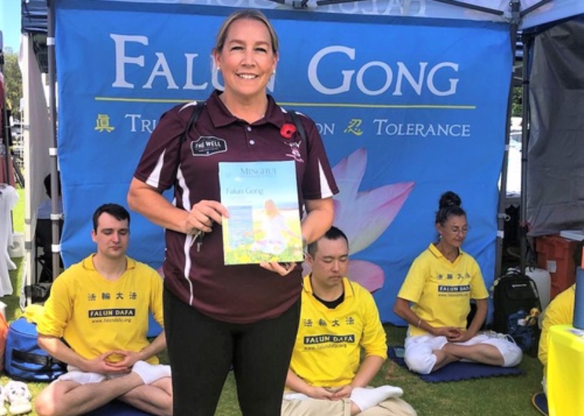 Image for article Australia: Le persone lodano la Falun Dafa alla Fiera comunitaria del Rotary Kwinana