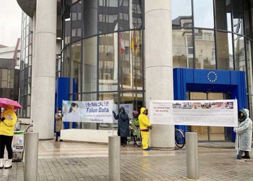 Image for article Francia: Membri del Parlamento Europeo e cittadini comuni condannano la persecuzione del Falun Gong in Cina
