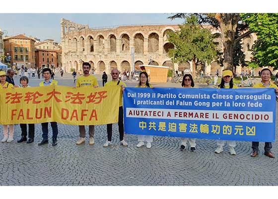 Image for article Verona, Italia: Sensibilizzazione sulla persecuzione del Falun Gong durante il Forum di Dialogo Imprenditoriale Italia-Cina
