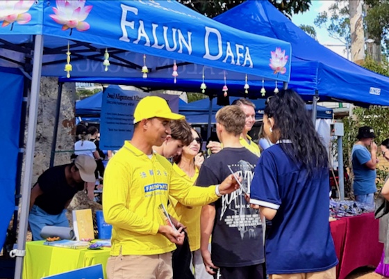 Image for article Australia Occidentale: Presentazione della Falun Dafa all'esposizione di Kalamunda