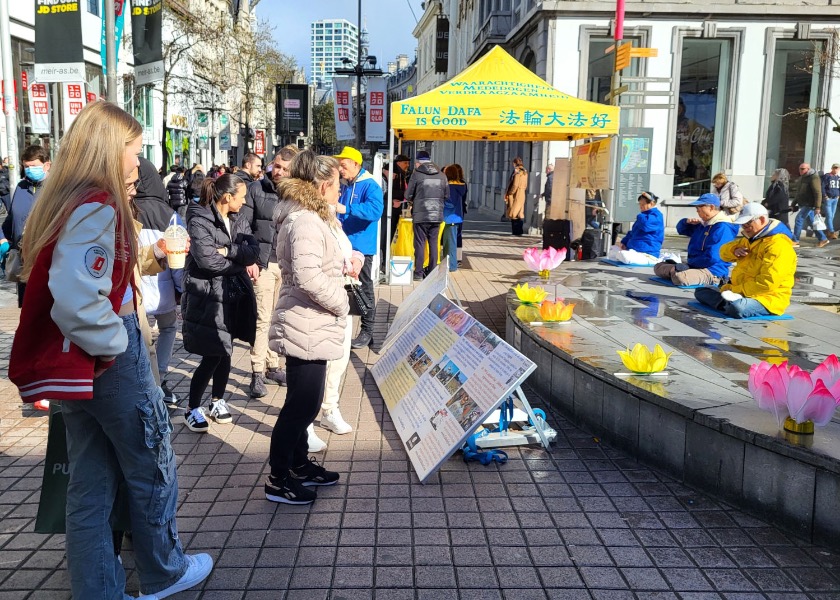 Image for article Belgio: Sostegno ai principi guida della Falun Dafa in un evento ad Antwerpen