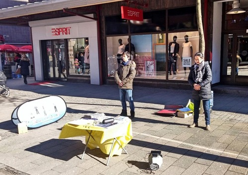 Image for article Svezia: Sensibilizzare l'opinione pubblica sul Falun Gong a Halmstad