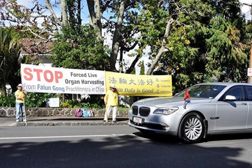 Image for article Auckland e Sydney: Il premier cinese s'imbatte nelle pacifiche proteste del Falun Gong