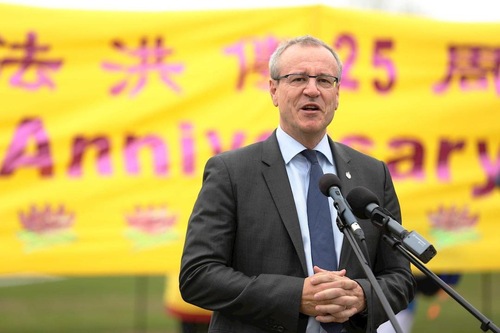 Image for article I deputati canadesi inviano i loro saluti in occasione del 25° anniversario della Falun Dafa