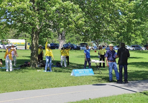 Image for article Canada, Ottawa: “Nella vita cerco sempre cose positive e meravigliose e il Falun Gong è una risposta” 