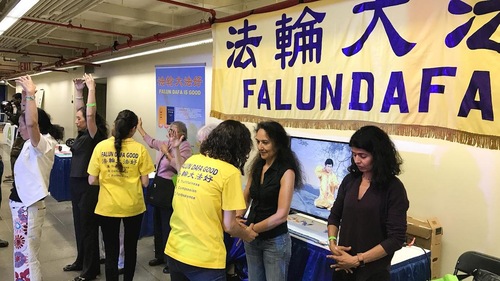 Image for article ​New York: I cittadini imparano il Falun Gong al Vegetarian Health & Wellness Expo