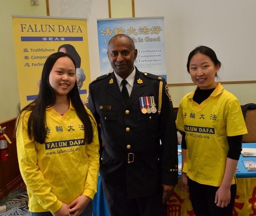 Image for article Ontario, Canada: Il Falun Gong accolto calorosamente all'evento organizzato dalla polizia di York