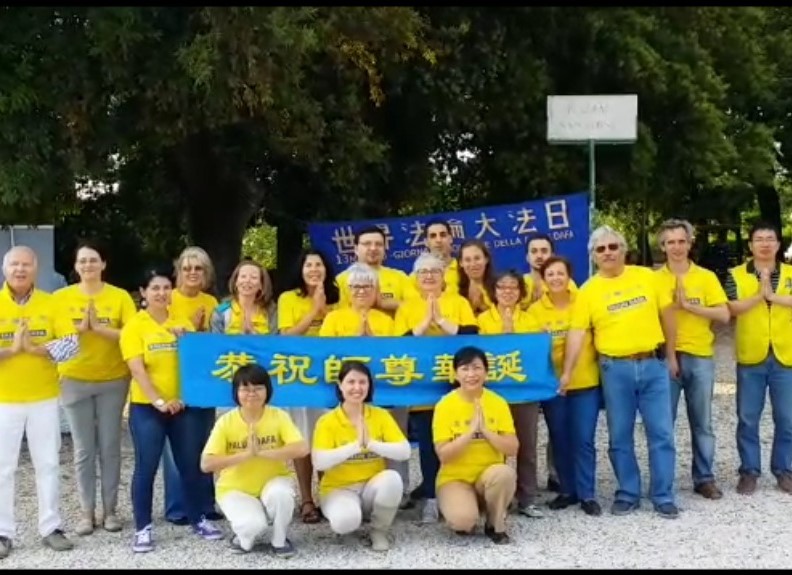 Image for article ​Italia, Roma: Celebrazioni della Giornata mondiale della Falun Dafa