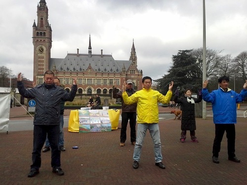 Image for article ​Olanda: Sensibilizzare i cittadini sul Falun Gong
