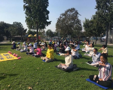 Image for article California: i praticanti del Falun Gong partecipano alla manifestazione per porre fine alla persecuzione