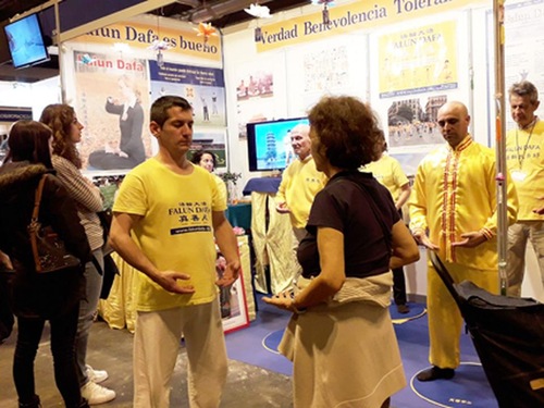 Image for article Spagna: Il Falun Gong alla Fiera della Salute di Madrid