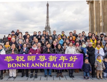 Image for article I praticanti del Falun Gong in Francia inviano i loro auguri al Maestro Li Hongzhi per un felice Anno nuovo