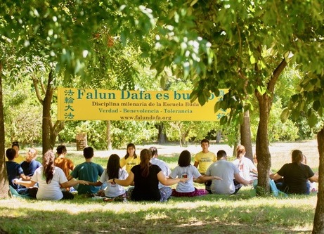 Image for article Argentina: I giovani cristiani entrano in sintonia con la Falun Dafa in occasione di un incontro interreligioso