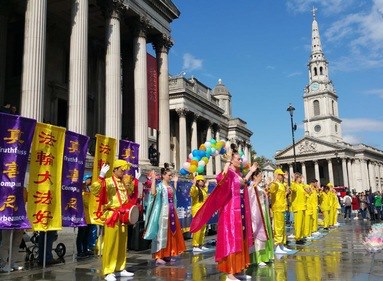 Image for article Regno Unito: Celebrazione della Giornata Mondiale della Falun Dafa