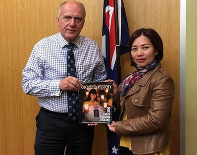 Image for article Senatore australiano: I praticanti del Falun Gong aiutano tutti i prigionieri di coscienza cinesi