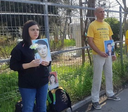 Image for article Romania: I praticanti della Falun Dafa protestano pacificamente presso l'ambasciata cinese