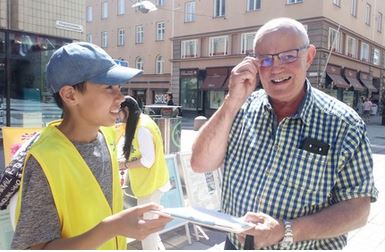 Image for article Finlandia: Lo stand informativo del Falun Gong attrae il sostegno di Turku