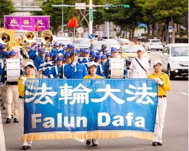 Image for article Taiwan: Una grande parata per commemorare i ventuno anni di resistenza pacifica