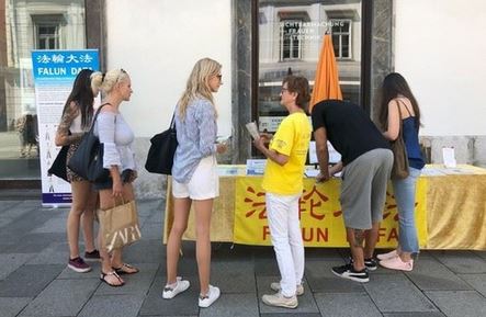 Image for article Graz, Austria: La gente chiede la fine della persecuzione del Falun Gong