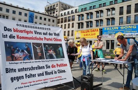 Image for article Berlino, Germania: Le persone attraverso la Falun Dafa trovano la speranza 