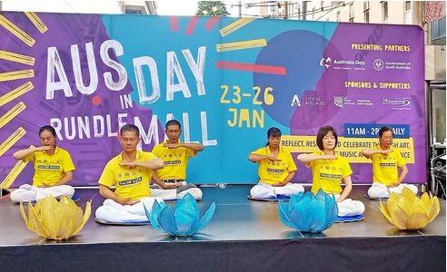 Image for article Adelaide, Australia: I praticanti del Falun Gong sono stati accolti alle celebrazioni della Giornata Nazionale