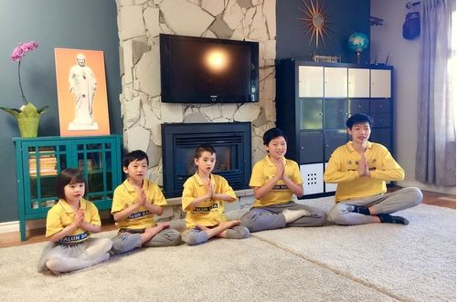 Image for article Vancouver, Canada: Giovani praticanti della Falun Dafa augurano al Maestro Li una felice festa delle Lanterne 