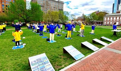 Image for article Filadelfia: Ventidue anni dopo i praticanti del Falun Gong ricordano pacificamente il 25 aprile