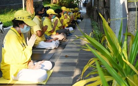 Image for article Jakarta e Surabaya, Indonesia: I praticanti della Falun Dafa commemorano l'appello pacifico del 25 aprile 
