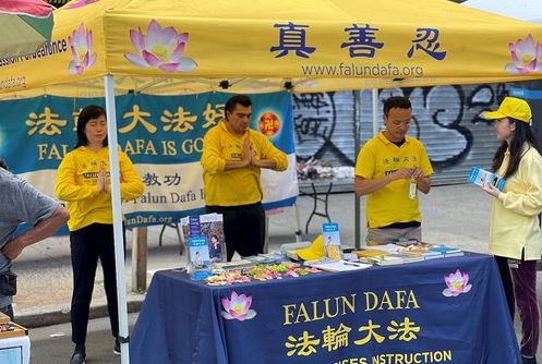 Image for article New York City: I praticanti presentano la Falun Dafa al pubblico all'Astoria Festival