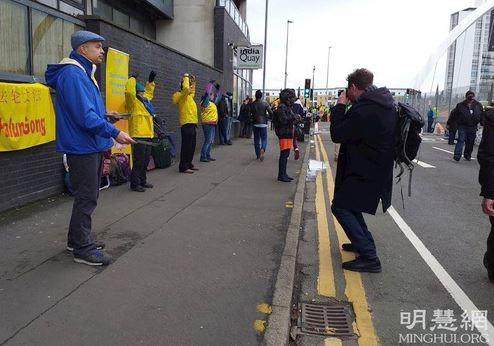 Image for article Glasgow, Scozia: Aumentare la consapevolezza della Falun Dafa alla Conferenza COP26 
