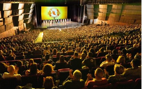 Image for article Shen Yun continua a stupire i teatri europei e americani mentre si avvia anche la tournée in Messico