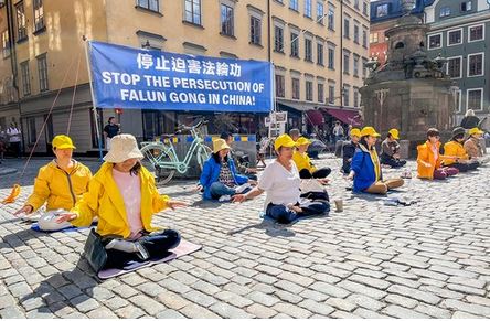 Image for article Stoccolma, Svezia: L’opinione pubblica condanna la persecuzione in corso in Cina durante la Conferenza ONU sull’ambiente